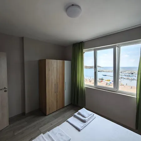Admiral Sea Apartment